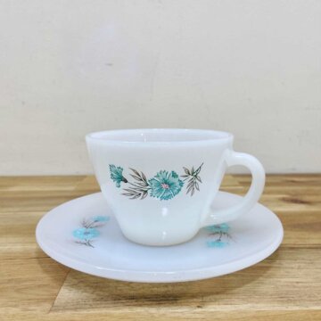 Fire King cup & saucer 【6599】