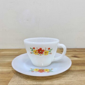 Fire King cup & saucer 【6602】