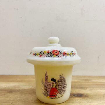 Milk Glass Canister【9544】