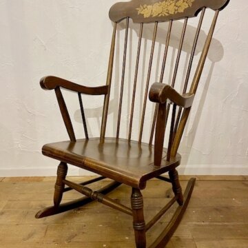 Vintage Rocking Chair【B2565】