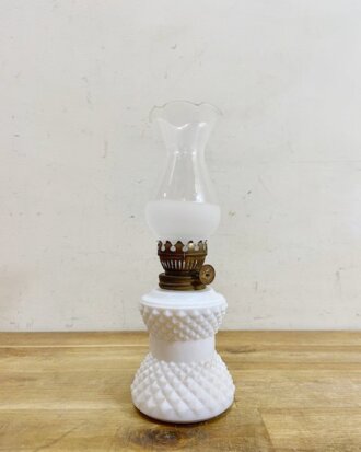 Vintage Hobnail Oil Lamp【B4318】