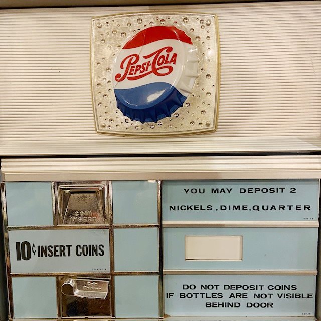 Pepsi Vending Machine【B3152】 - 画像 (9)