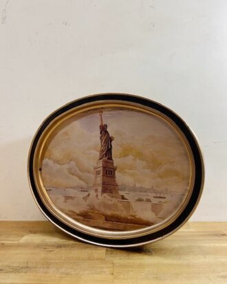 Vintage Biscuit Tin【B3354】