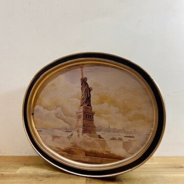 Vintage Biscuit Tin【B3354】