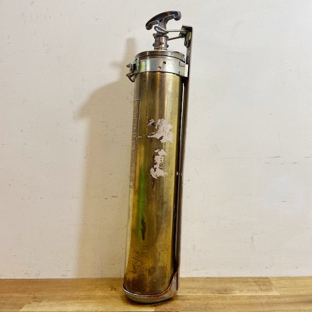 Vintage Fire Extinguisher【B5409】 - 画像 (3)