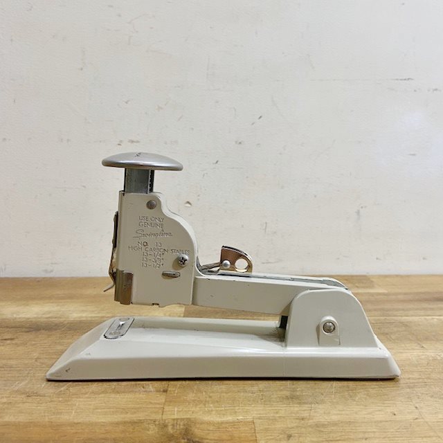Vintage Desktop Stapler 【B5589】 - 画像 (4)