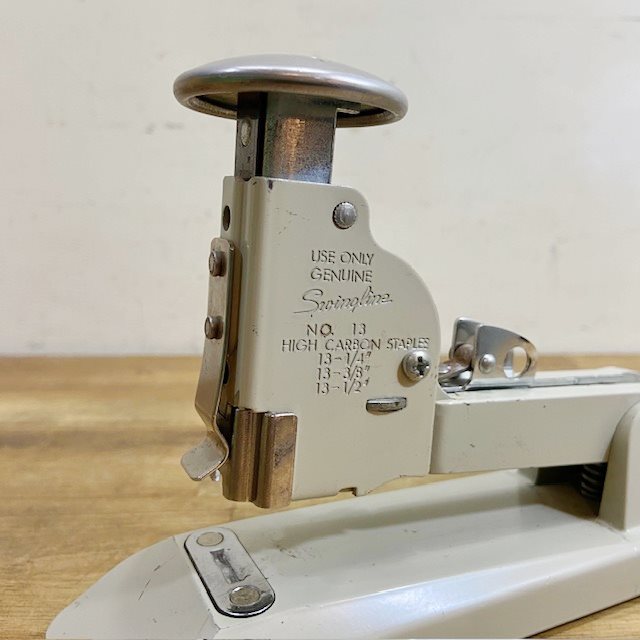 Vintage Desktop Stapler 【B5589】 - 画像 (8)