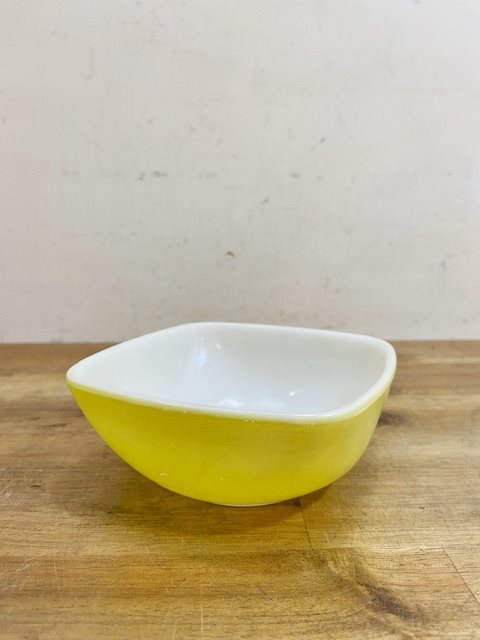 Vintage Pyrex Square Bowl【B5358】