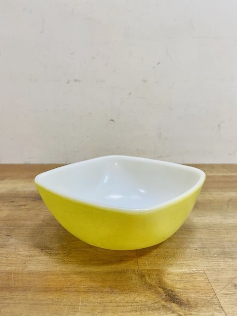Vintage Pyrex Square Bowl【B5357】
