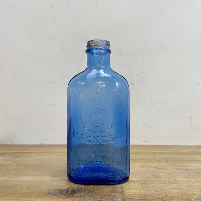 Vintage Blue Glass Bottle【B5291】 - 画像 (6)