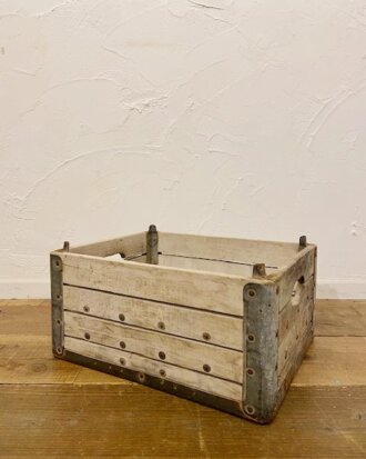 Vintage Milk Crate【B4972】