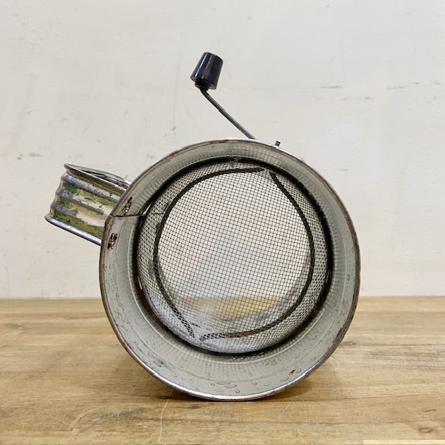 Vintage Bromwell's Flour Sifter【B7146】 - 画像 (9)