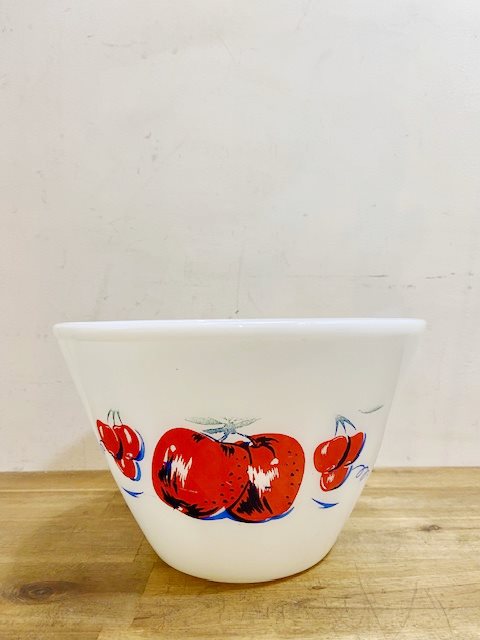 Fire King Apples and Cherries Mixing Bowl 【B8297】