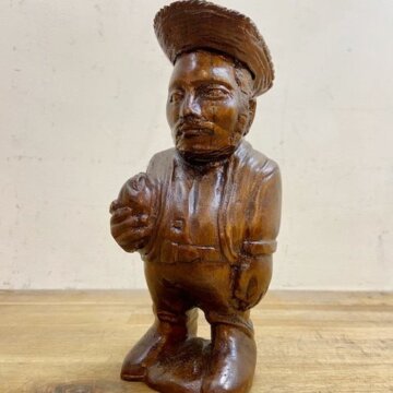 Vintage Hand Carved Wood Figurine 【B9754】
