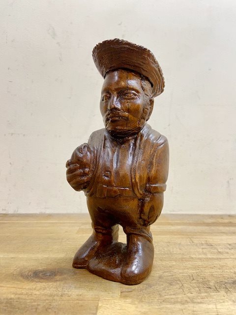 Vintage Hand Carved Wood Figurine 【B9754】